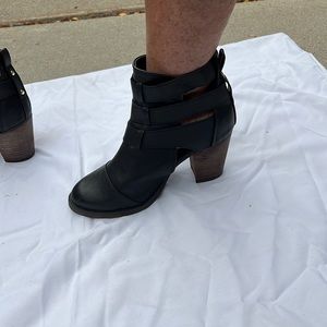 Massimo size 6 womens booties with buckles.  Like new!!!